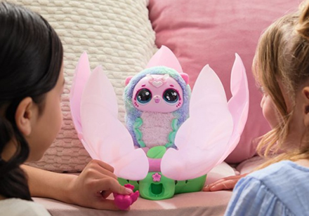 Hatchimals Overraskelsesknopper - når larven forvandles til en magisk kat med vinger
