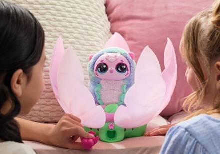 Hatchimals Overraskelsesknopper - når larven forvandles til en magisk kat med vinger